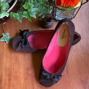 Sam & Libby Brown Flats with Black Bow